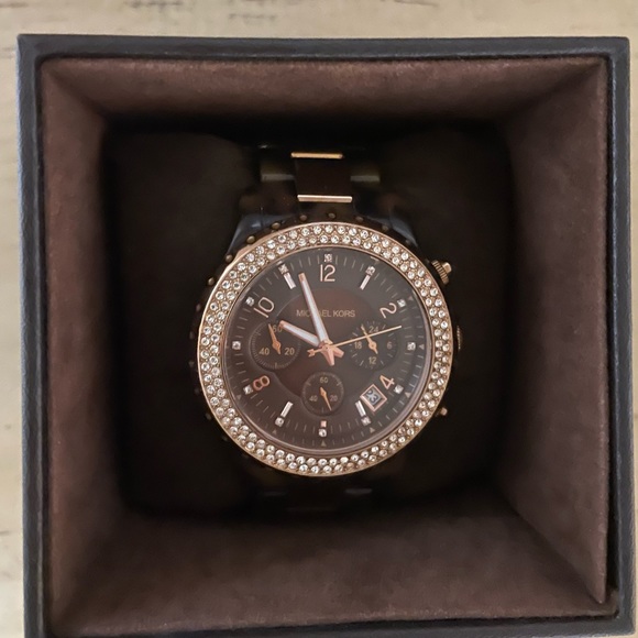 Michael Kors Oversized Tortoiseshell Watch - Picture 5 of 5